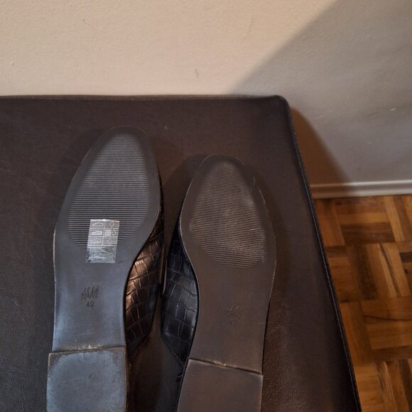 BLACK LOAFERS.SIZE 11. - Picture 3 of 3